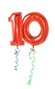 Rote Luftballons mit Geschenkband - Nummer 10